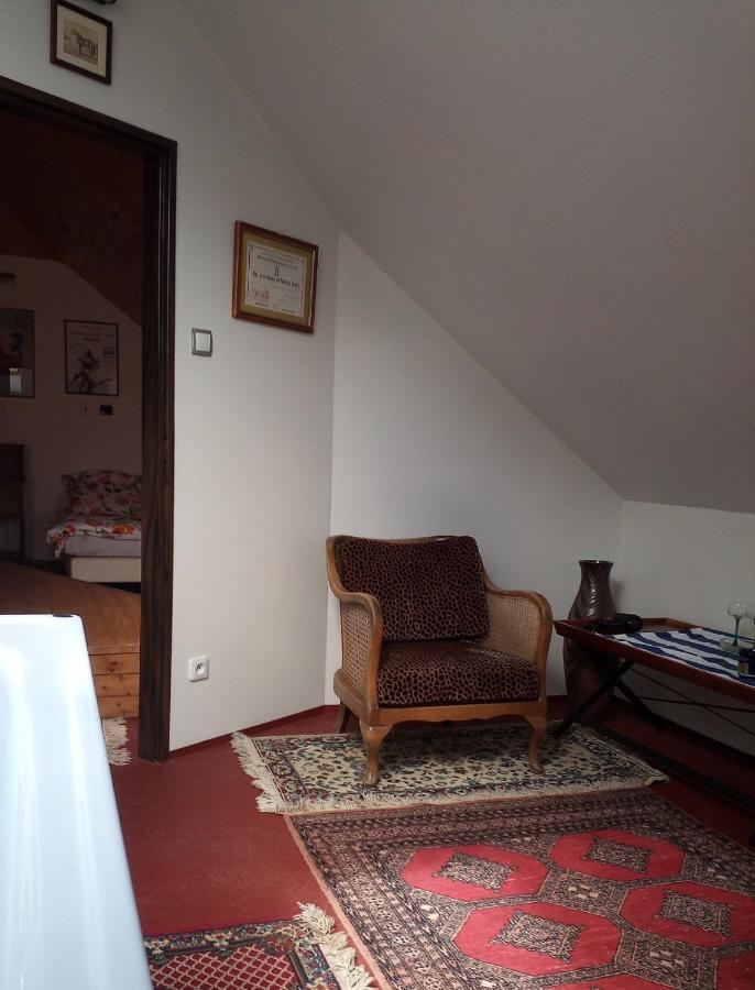 Orli Hnizdo At Chateau Novak Křivoklát Bagian luar foto