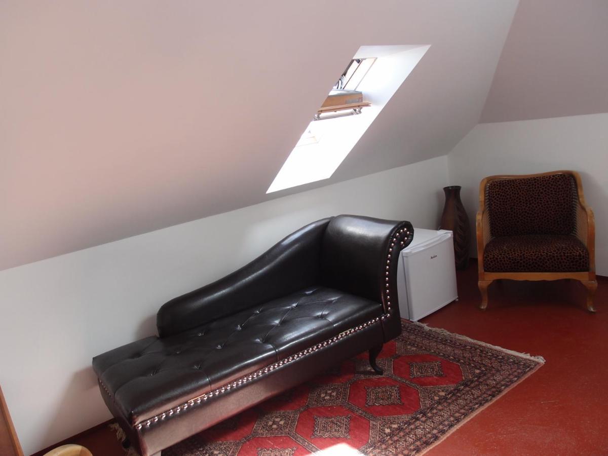 Orli Hnizdo At Chateau Novak Křivoklát Bagian luar foto