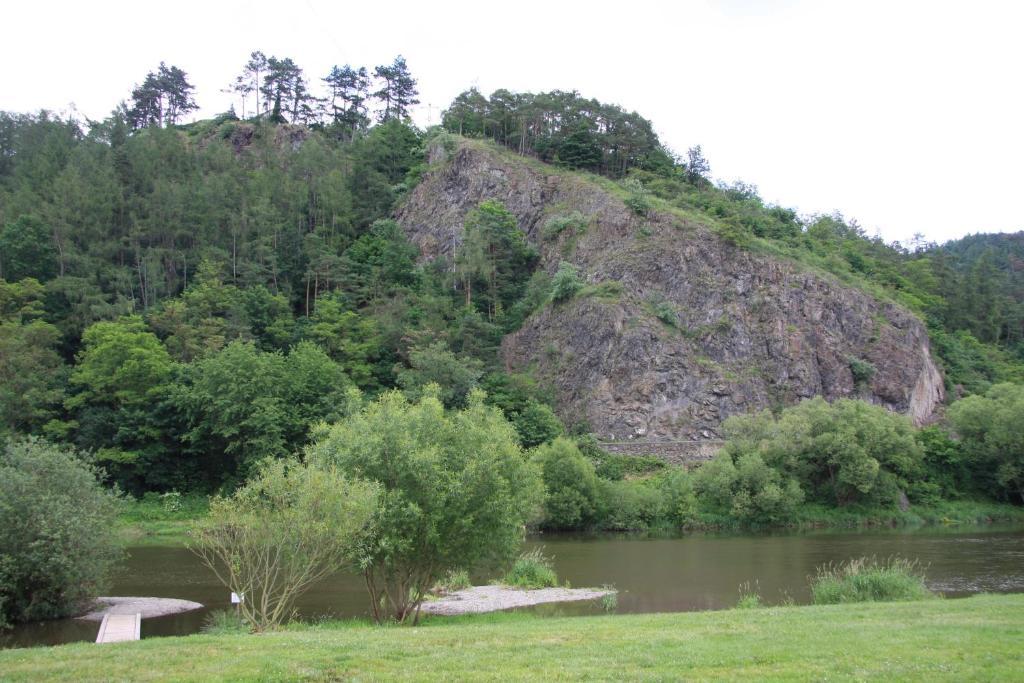 Orli Hnizdo At Chateau Novak Křivoklát Bagian luar foto