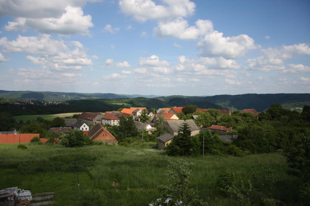 Orli Hnizdo At Chateau Novak Křivoklát Bagian luar foto