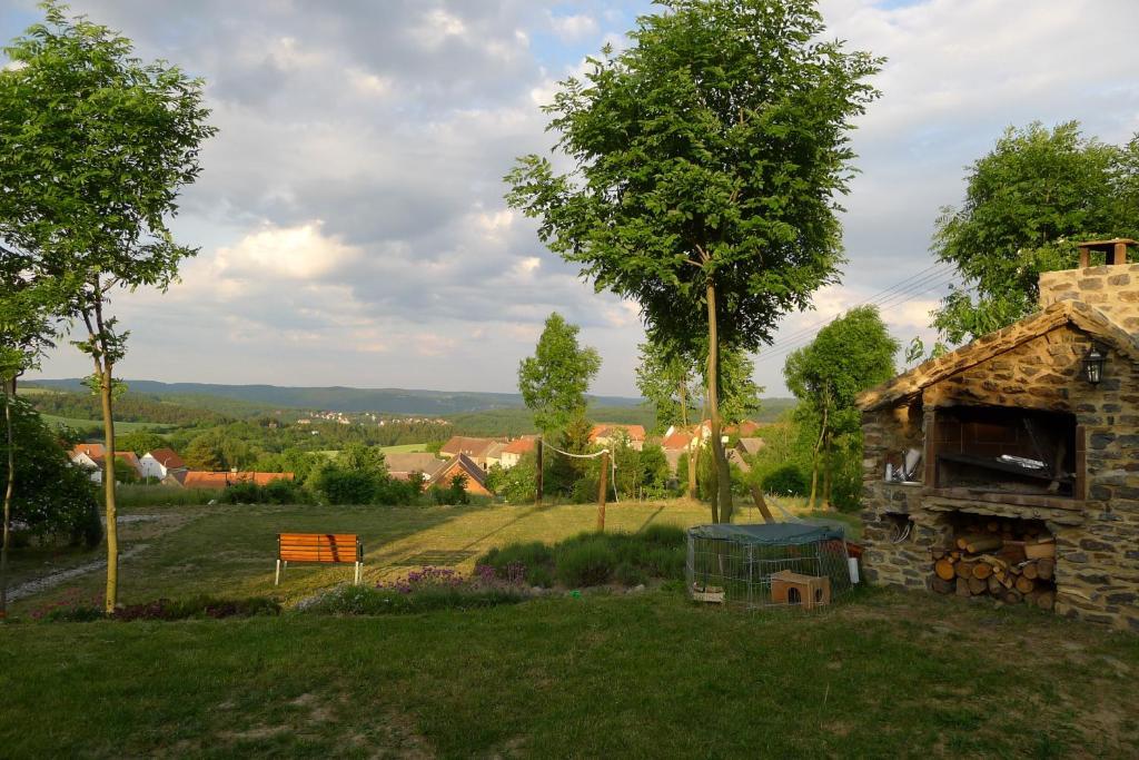 Orli Hnizdo At Chateau Novak Křivoklát Bagian luar foto